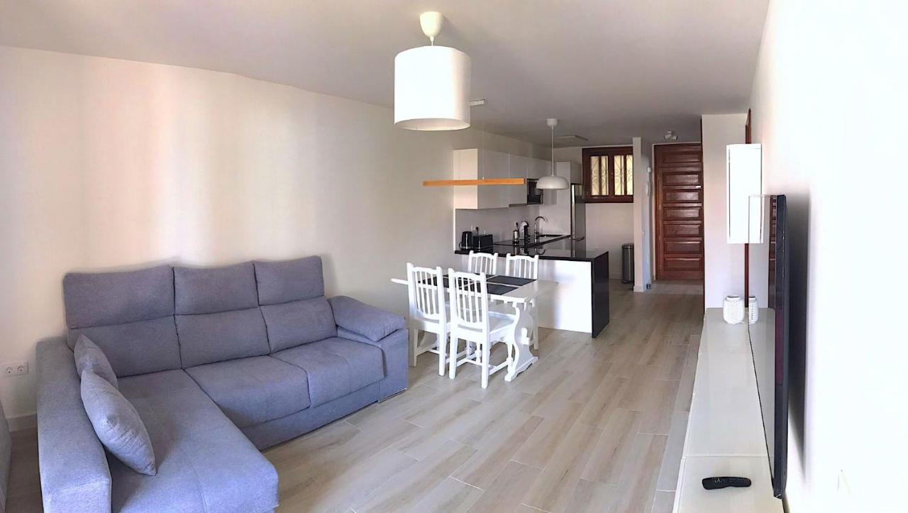 Parque Santiago I - 2 Bedroom - 1 Bathroom - Open Plan Living - Kitchen Area - Extra Large Balcony - First Floor Apartment Playa de las Américas Eksteriør billede