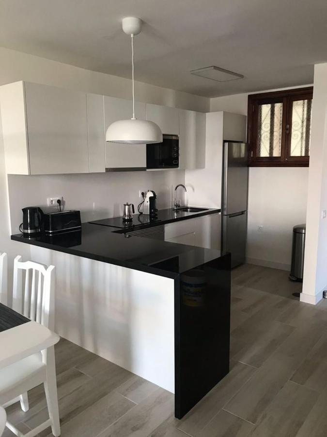 Parque Santiago I - 2 Bedroom - 1 Bathroom - Open Plan Living - Kitchen Area - Extra Large Balcony - First Floor Apartment Playa de las Américas Eksteriør billede