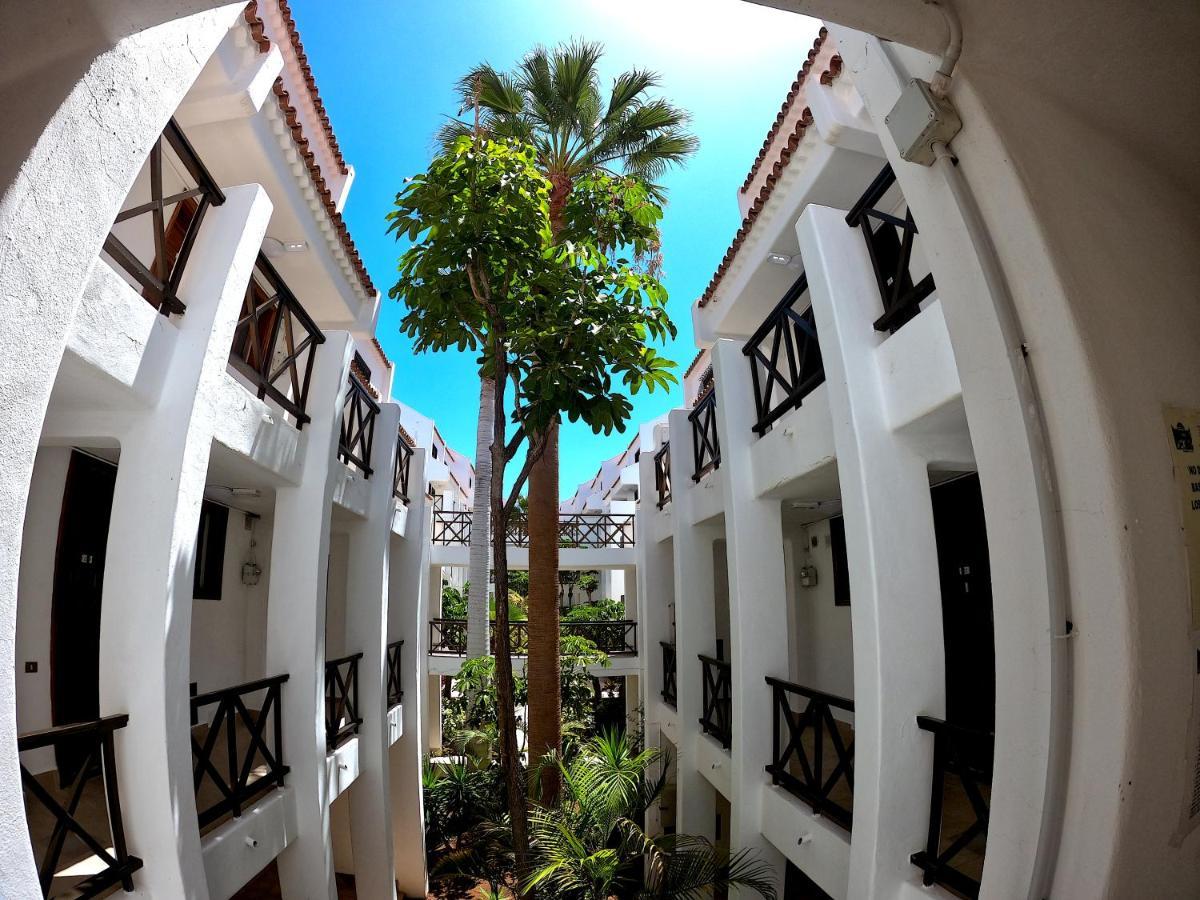 Parque Santiago I - 2 Bedroom - 1 Bathroom - Open Plan Living - Kitchen Area - Extra Large Balcony - First Floor Apartment Playa de las Américas Eksteriør billede